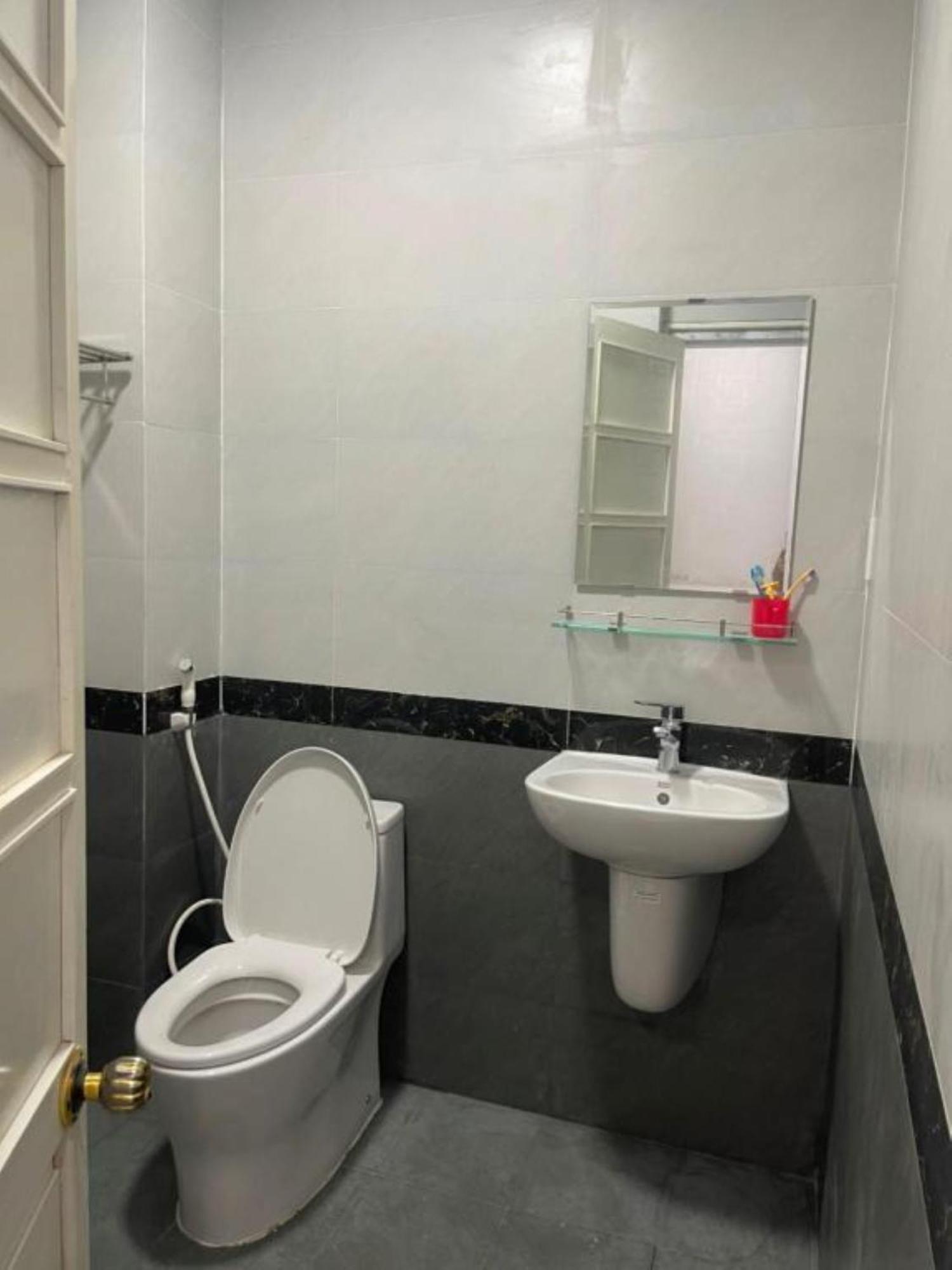 Nhat Long Homestay Hue Bagian luar foto